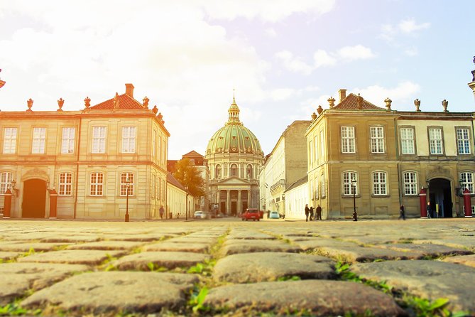 2-Hour Private City Walking Tour with a Canal Tour ticket - The one-hour canal cruise changes the pace