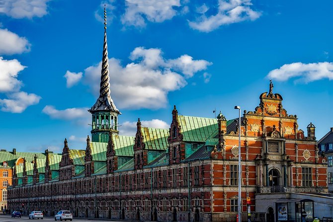 3h walking tour, small group max 10 people Copenhagen - The smaller streets are where the tour earns its keep