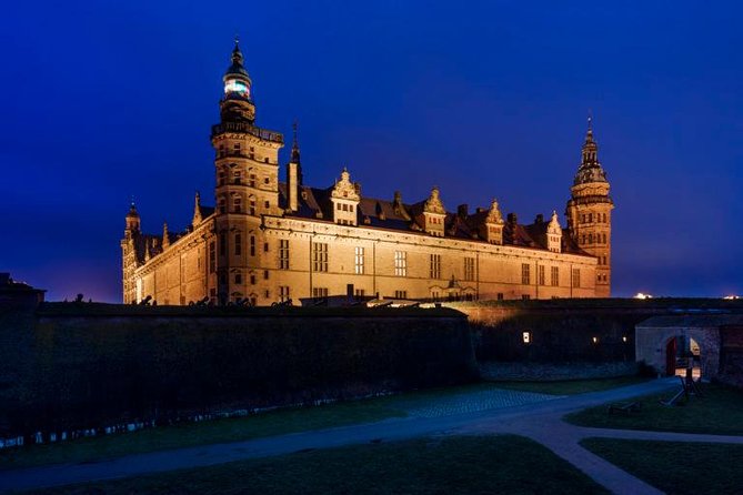 4-Hour Private Hamlet Castle Tour from Copenhagen - Taking the train from Copenhagen to Elsinore