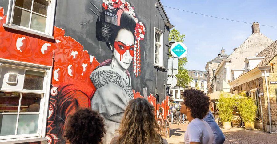 Breda: Highlights tour with local guide - Small streets, café tables, and the local pace