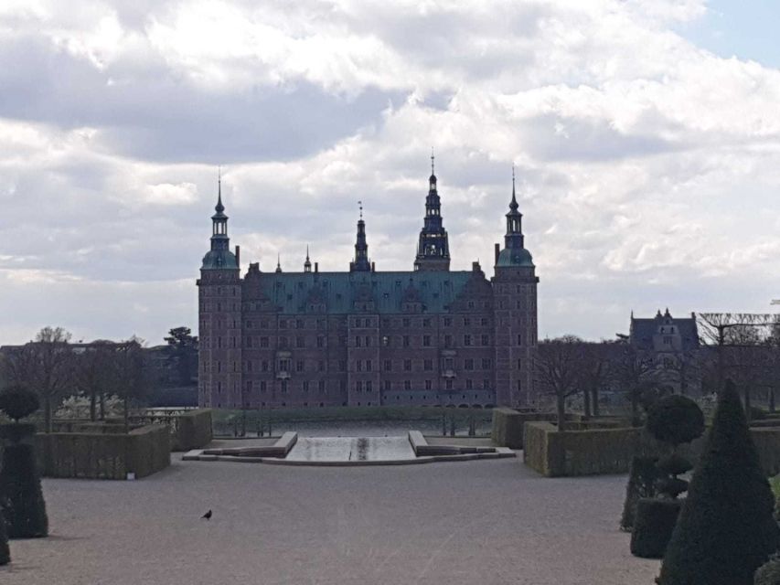 Castles: Kronborg (Hamlet) & Frederiksborg - Why these two castles work well together
