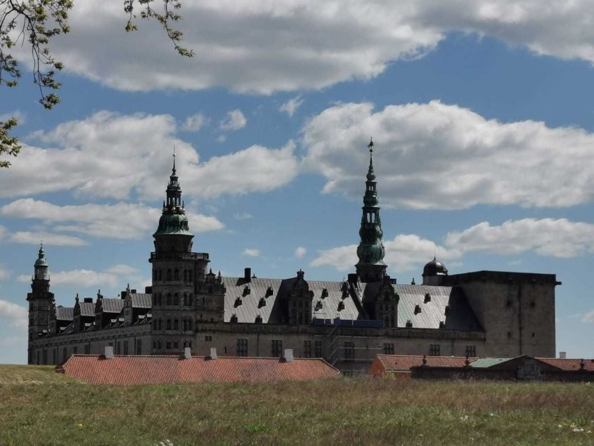 Castles: Kronborg (Hamlet) & Frederiksborg - What the guide adds to the day
