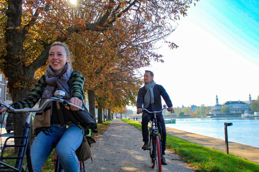 Copenhagen: 1.5-Hour City Highlights Bike Tour - What the guides add to the ride