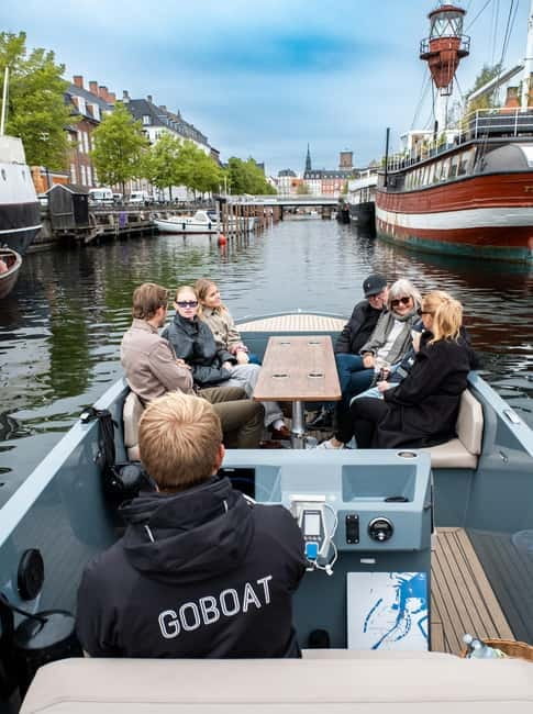 Copenhagen: 1 or 2-Hour Canal Tour in Silent Electric Boats - A quiet start on Copenhagen’s canals