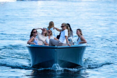 1 or 2-Hour Canal Tour in Silent Electric Boats