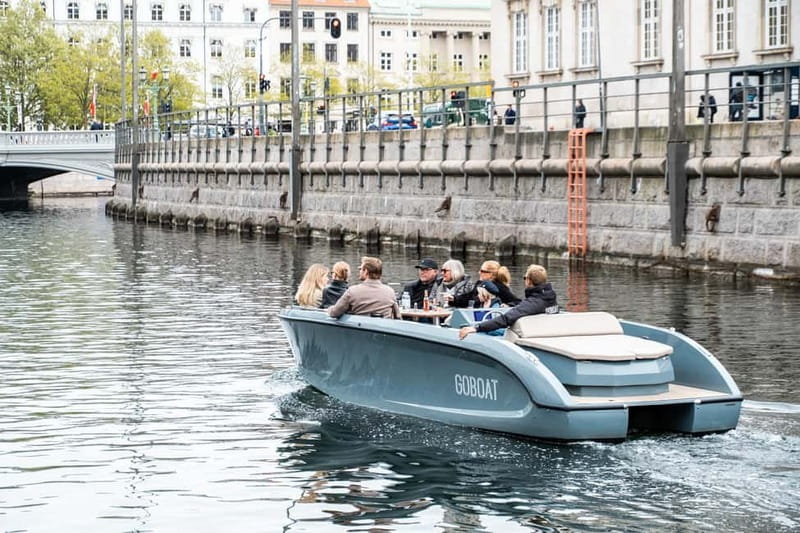 Copenhagen: 1 or 2-Hour Canal Tour in Silent Electric Boats - Drinks and the small extras