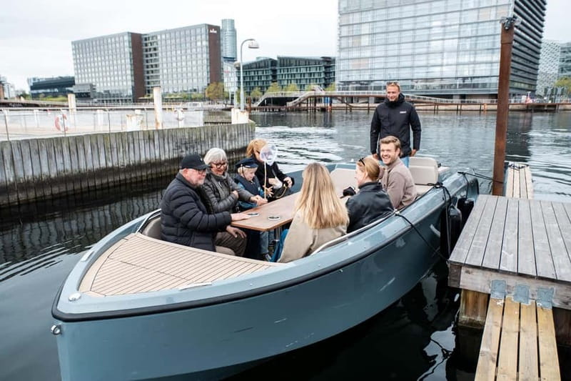 Copenhagen: 1 or 2-Hour Canal Tour in Silent Electric Boats - How the shared format feels