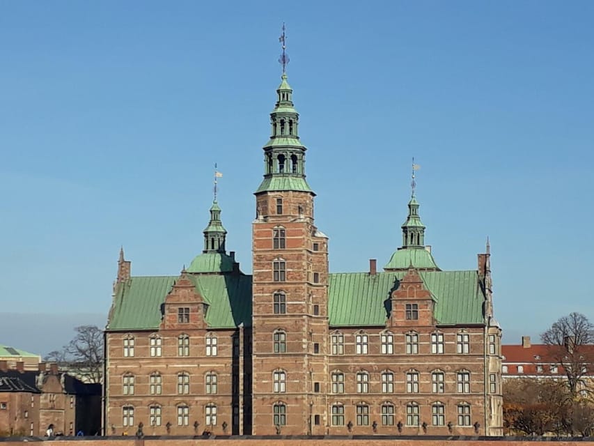 Copenhagen: 2,5-Hour 'Must See' Bike Tour with a Local Guide - Gefion Fountain and the northern waterfront