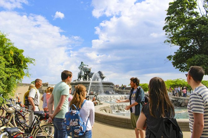 Copenhagen 2-hour City Highlights Bike Tour - Christiansborg and Rosenborg: Copenhagen’s royal opening