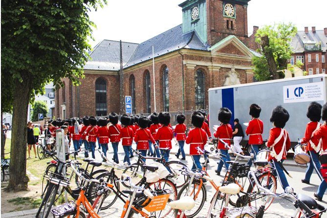 Copenhagen 2-hour City Highlights Bike Tour - Starting at Holbergsgade at 2 pm