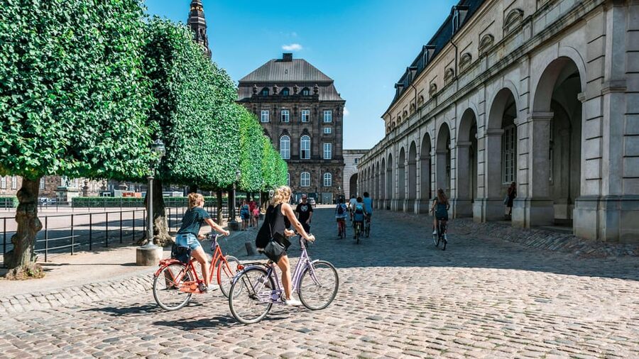Copenhagen: 3-hour Private Guided Bike Tour - Kastellet, the Little Mermaid, and Amalienborg