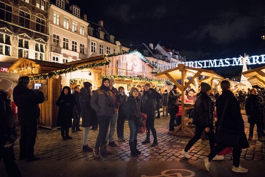 Copenhagen: Christmas Walking Tour with Treats and Drinks - Julebryg and Danish Christmas drinking customs