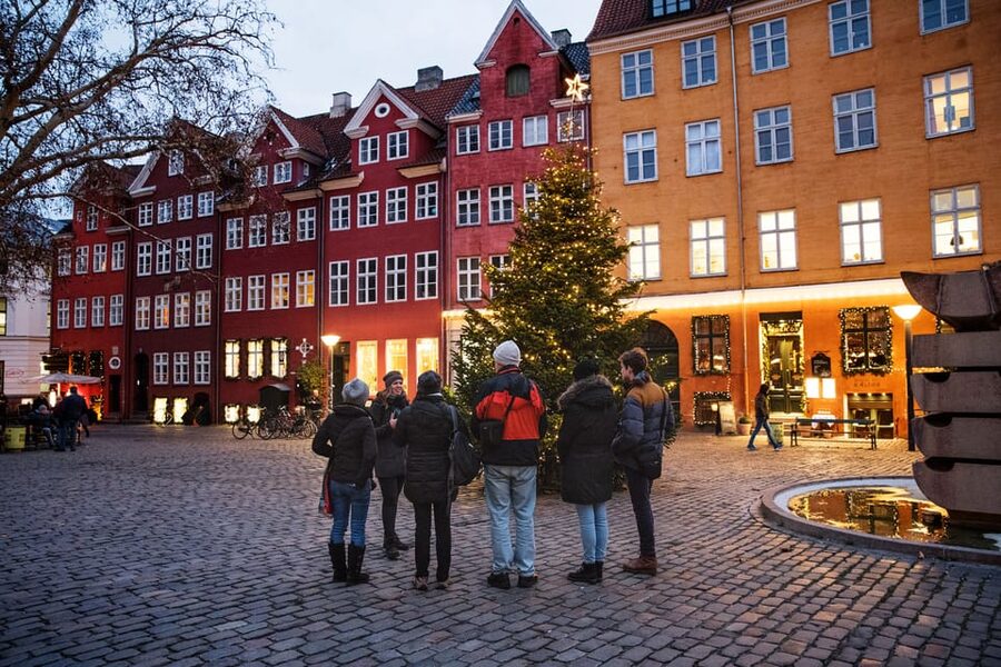 Copenhagen: Christmas Walking Tour with Treats and Drinks - Why the small group matters