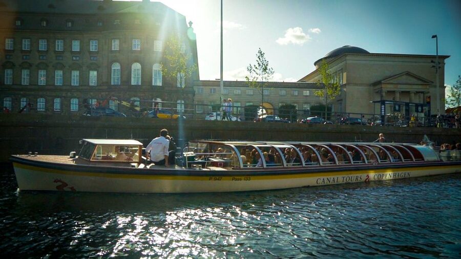 Copenhagen: Classic Canal Tour & The Harbour - Key points at a glance