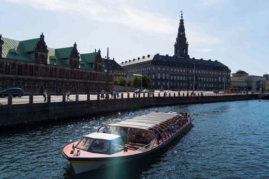 Copenhagen: Classic Canal Tour & The Harbour - Starting at Ved Stranden beside Christiansborg