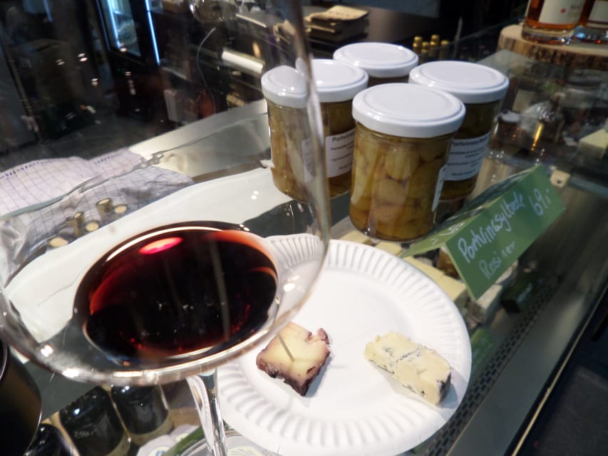 Copenhagen: Evening Gourmet Walk with Food & Drinks Tasting - Who Should Book This Tour