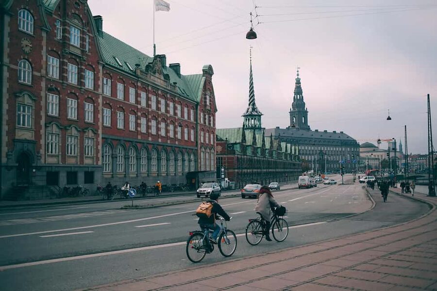 Copenhagen: Guided Bike Tour in French - Why a bike is the right way to see Copenhagen