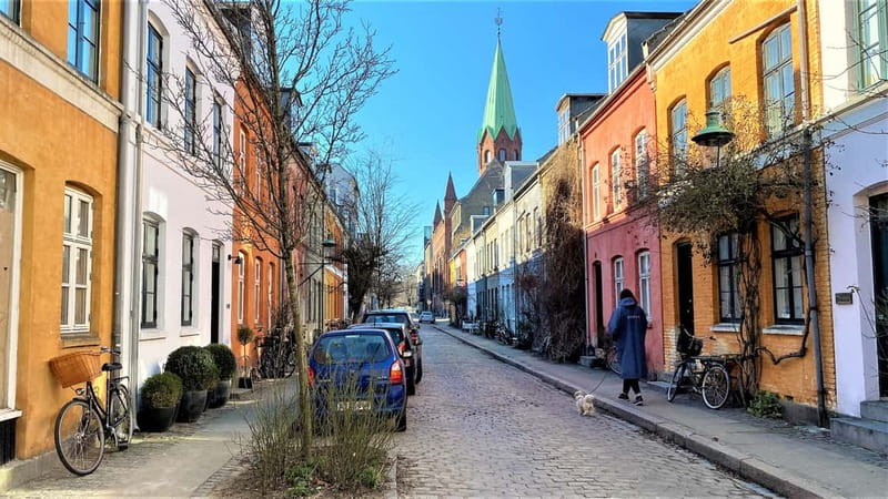 Copenhagen: Guided Bike Tour in French - The harbor route to the Little Mermaid