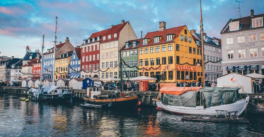 Copenhagen: Guided City Highlights Tour - Amagertorv explains the medieval core