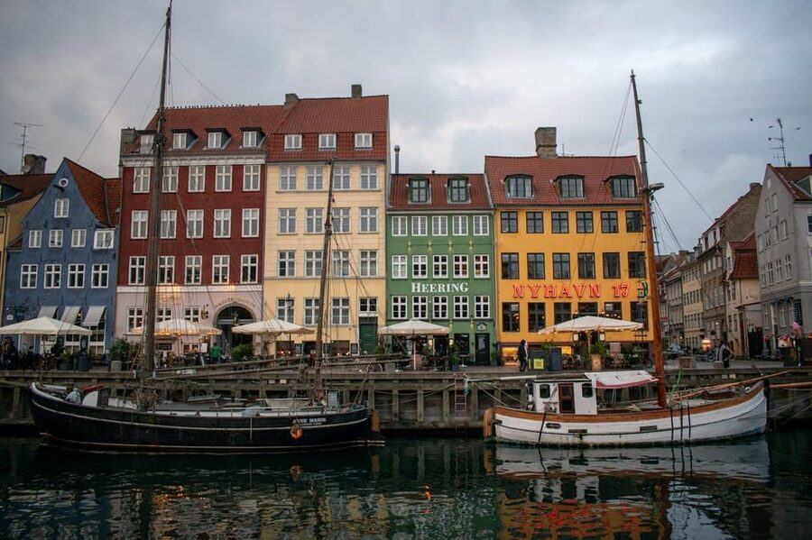 Copenhagen: Guided Walking Tour in French - Starting across from Tivoli Gardens