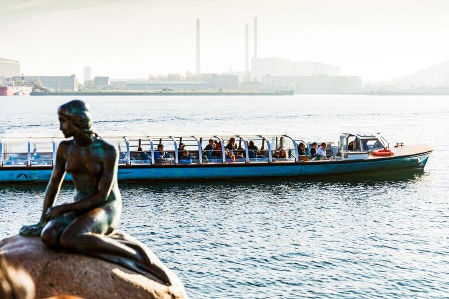 Copenhagen: Hop-On Hop-Off Bus Tour with Boat Tour Option - Nyhavn and Amalienborg: the most photogenic stretch