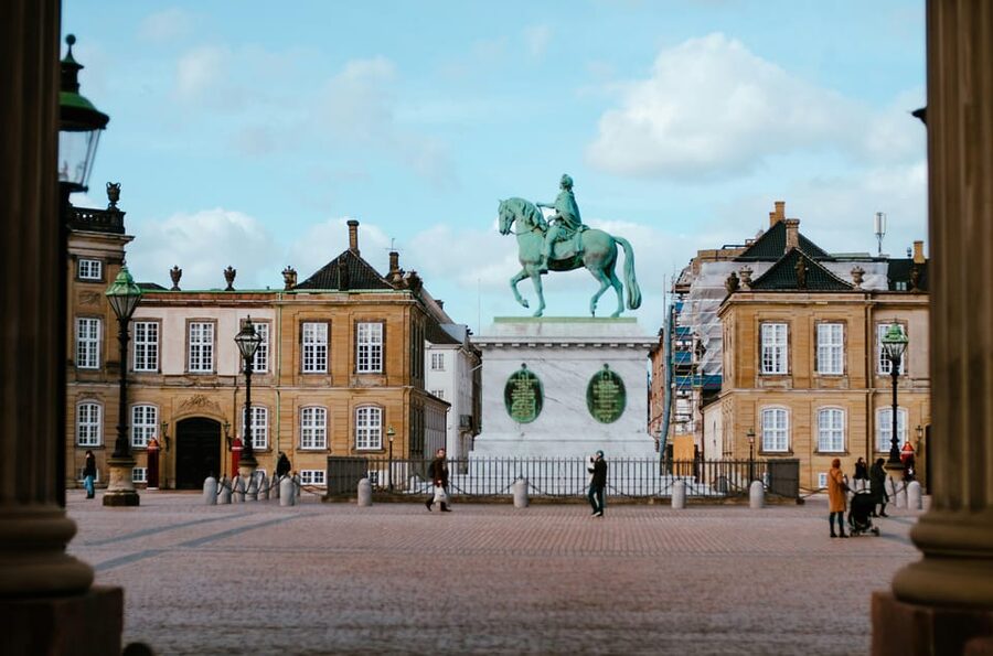 Copenhagen: Hygge & Highlights Walking Tour with Local Guide - Why this Copenhagen walk works well as a first tour