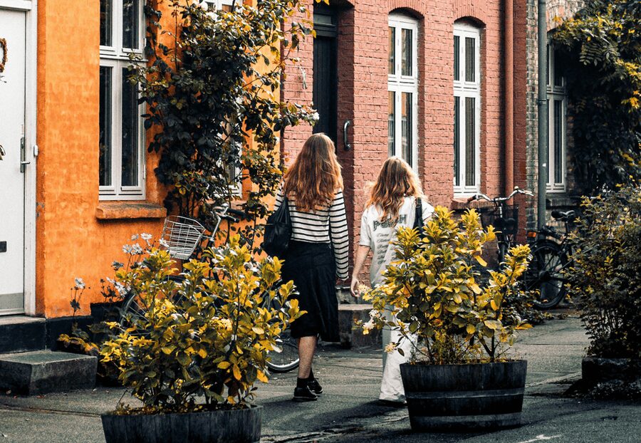 Copenhagen: Hygge & Highlights Walking Tour with Local Guide - Frederik’s Church and Amalienborg’s royal square