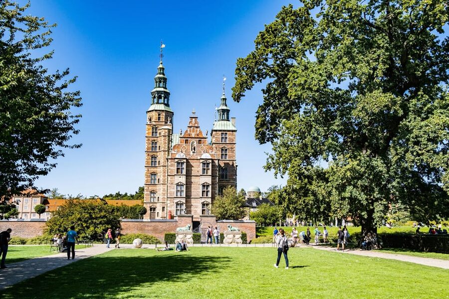 Copenhagen: Hygge & Highlights Walking Tour with Local Guide - Rosenborg Castle and the King’s Garden