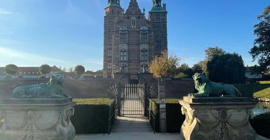 Copenhagen: King's Garden Outdoor Escape Room Game - Puzzles, phone games, and the way teams work
