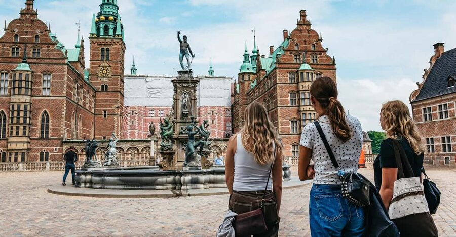 Copenhagen: Kronborg, Frederiksborg Castle and Roskilde Tour - Four windows onto Danish history