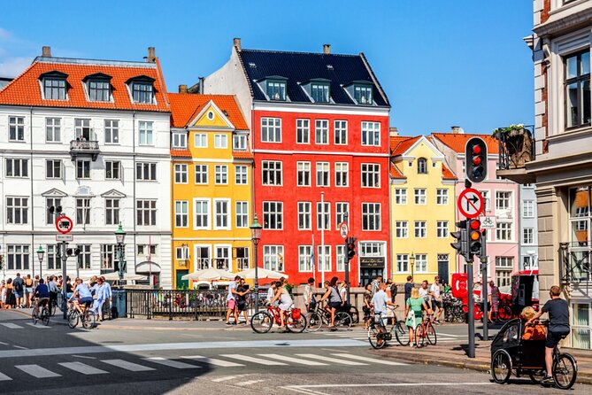 Copenhagen Little Mermaid Exploration Game and Self-Guided Tour - Amalienborg Palace and royal Copenhagen