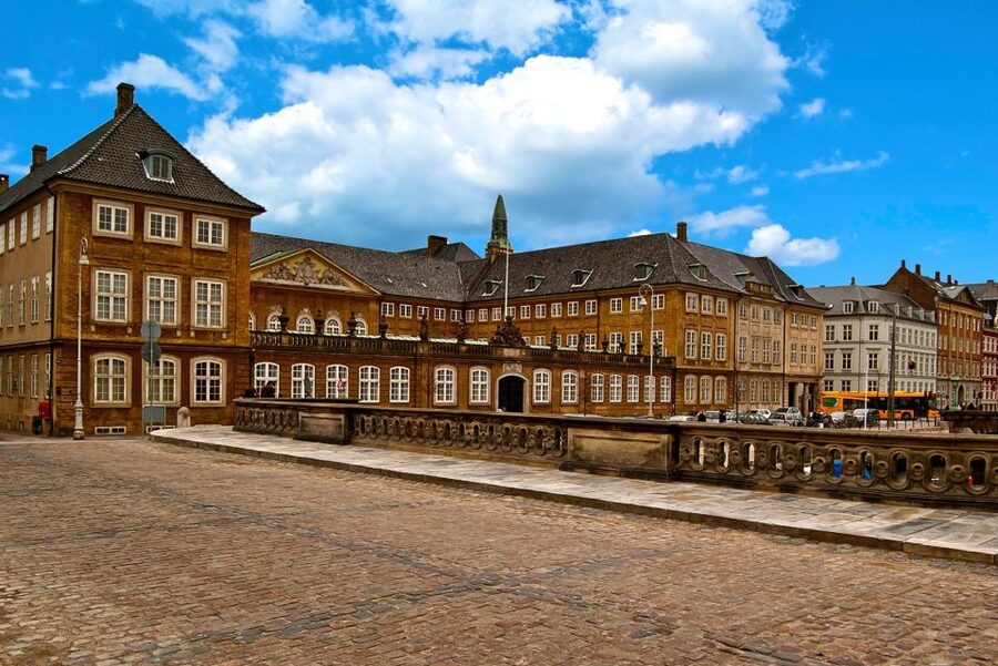 Copenhagen: Old Town and Nyhavn Private Family Tour - Is $240 per person good value?