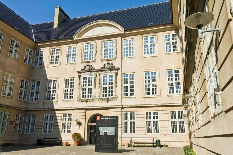 Copenhagen: Old Town and Nyhavn Private Family Tour - The Round Tower and Danish astronomy
