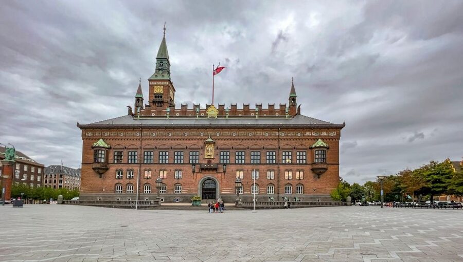 Copenhagen: Old Town and Nyhavn Private Family Tour - Nyhavn’s canal, ships, and Memorial Anchor
