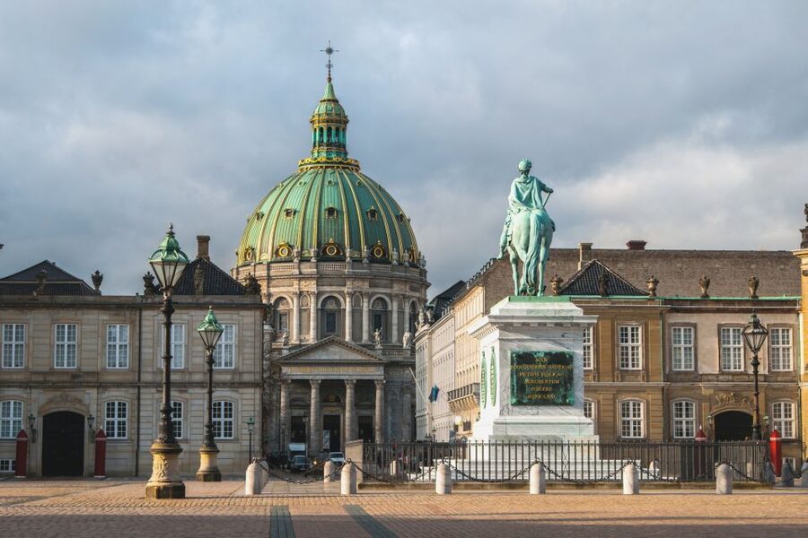Copenhagen: Private Full-Day City Tour with Lunch Option - Guide quality and the private-group advantage
