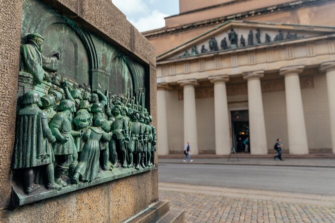 Copenhagen Private Tour: Highlights & Hidden Gems by Bike or Foot - Walking or cycling: choose the right version