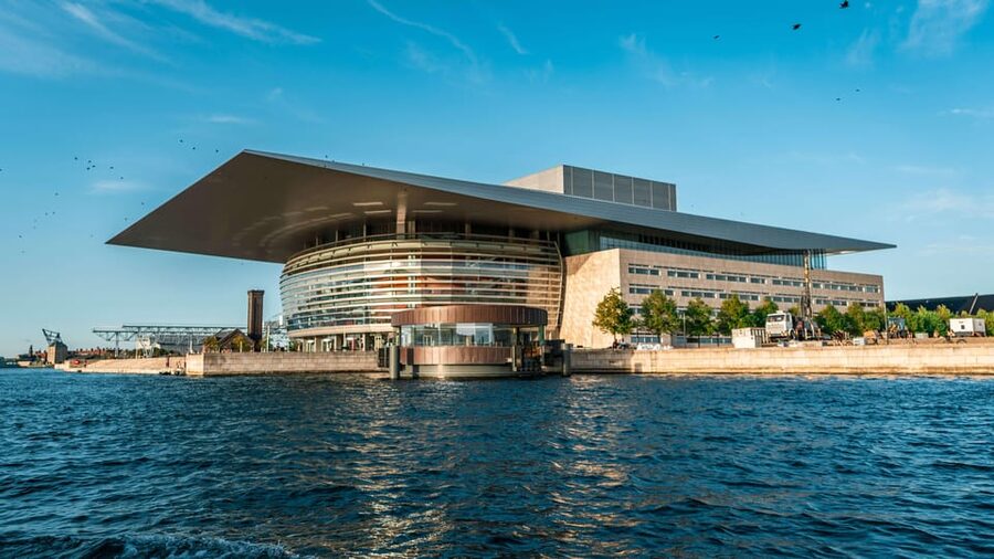 Copenhagen: Private Walking Tour - Amalienborg Palace and the royal quarter