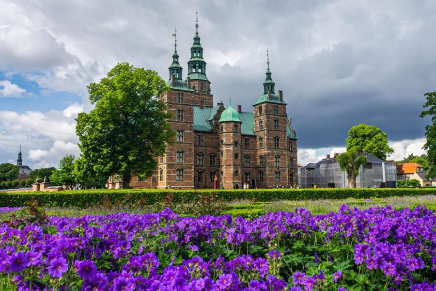 Copenhagen: Rosenborg Castle Tour with Skip-the-Line Ticket - Inside Rosenborg Castle, from royal rooms to silver lions