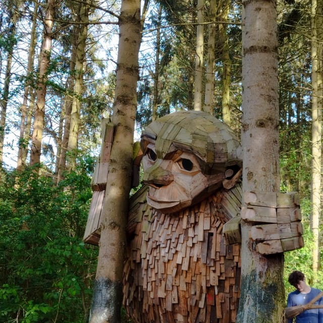 Copenhagen: Six Forgotten Giant Sculptures Tour by Bus - Thomas on the Mountain is the longest walk and visit
