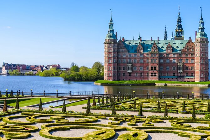 Deluxe Copenhagen Shore Excursion from Cruise Ship Port - Walking through Amalienborg Palace Square