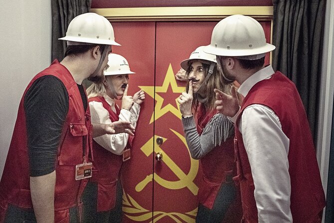 Downfall Spy Mission (Premium Private Escape Room) - The private format and ideal group size