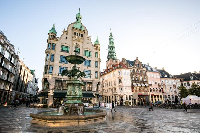 e-Scavenger hunt Copenhagen: Explore the city at your own pace - Christiansborg Palace and the center of government