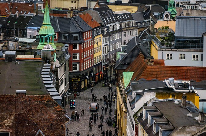 Explore Copenhagen in 60 minutes with a Local - Finishing at Magasin du Nord