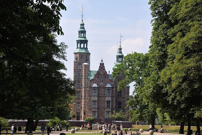 Explore Copenhagen: Self-Guided Audio Tour - Amalienborg explains Copenhagen’s working monarchy