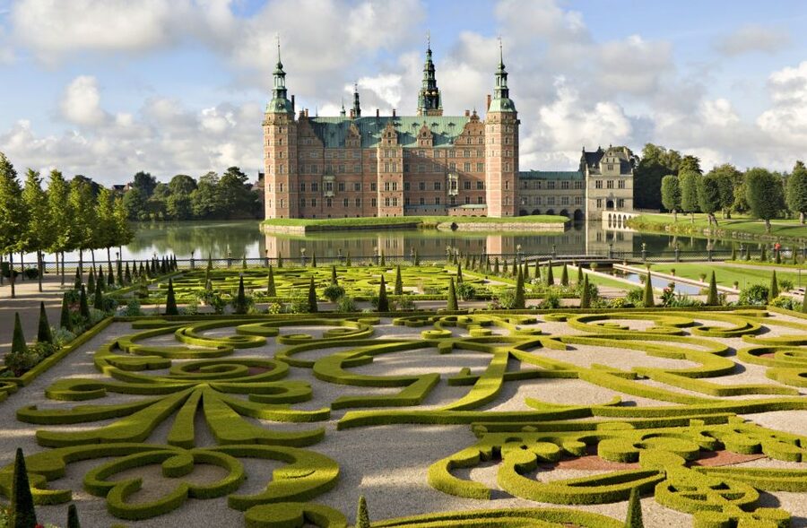 From Copenhagen: Private Frederiksborg Castle Tour - Inside the Dutch Renaissance palace