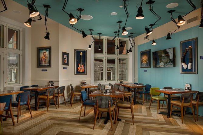 Hard Rock Cafe Copenhagen with Set Menu for Lunch or Dinner - Acoustic and Electric menus: understand the choice