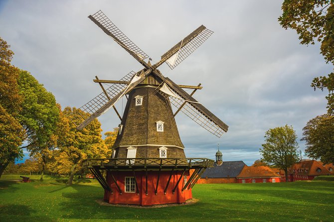 Highlights and Secrets of Copenhagen Private Walking Tour - Frederik’s Church and Amalienborg: the royal quarter