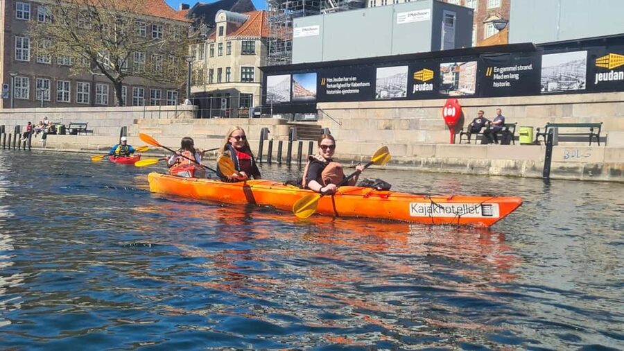 Kayak Tour in Copenhagen Harbor - June, July and August - Finding Kajakhotellet at Kalvebod Bølge