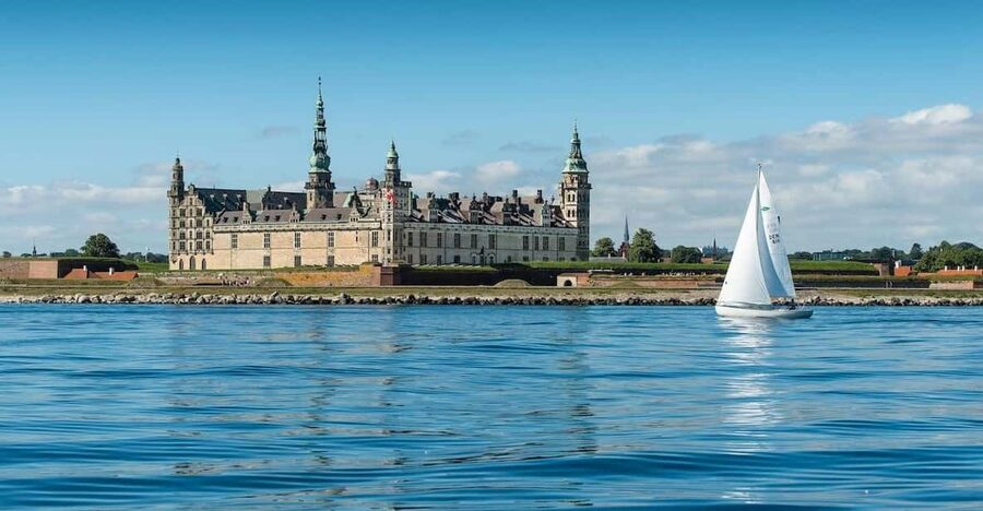 Kronborg Castle Entry Ticket - Guided tours and exploring on your own