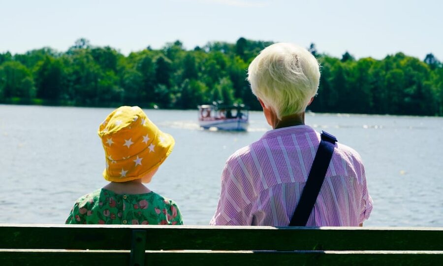 Lyngby & Bagsværd Lake: Baadfarten Boat Ride - Stop 3: Frederiksdal and the Sinatur Hotel